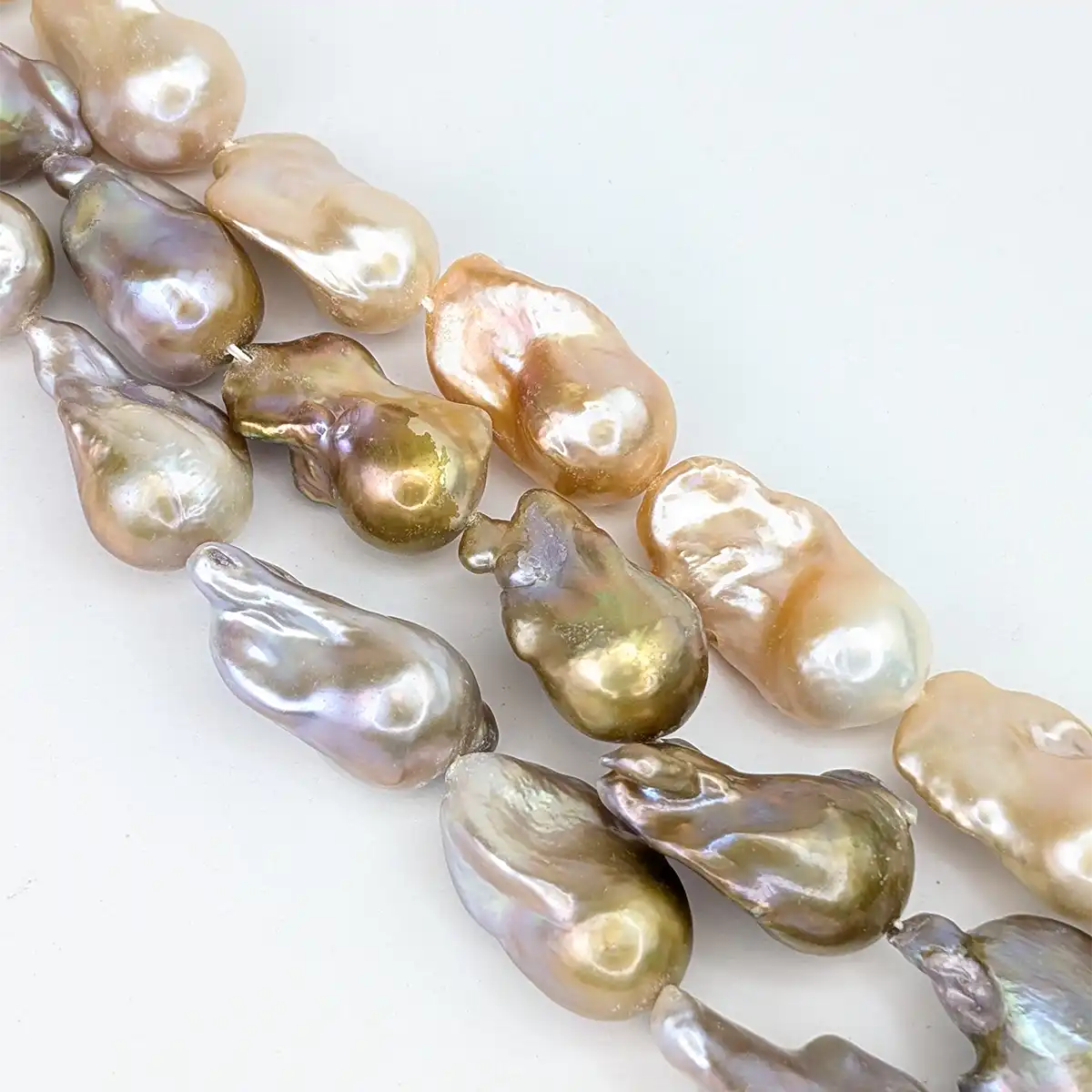 Medium Fireball Lilac Pink Pearl String