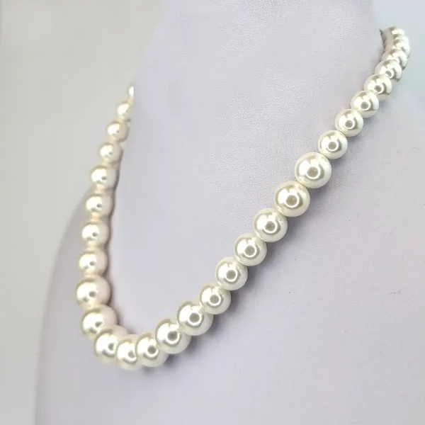 Shell Pearl Necklace